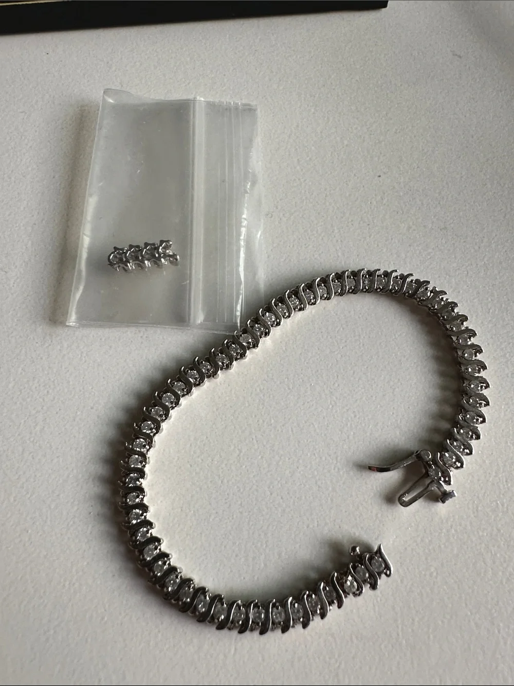 Diamond Tennis Bracelet S-Link in 10K white gold